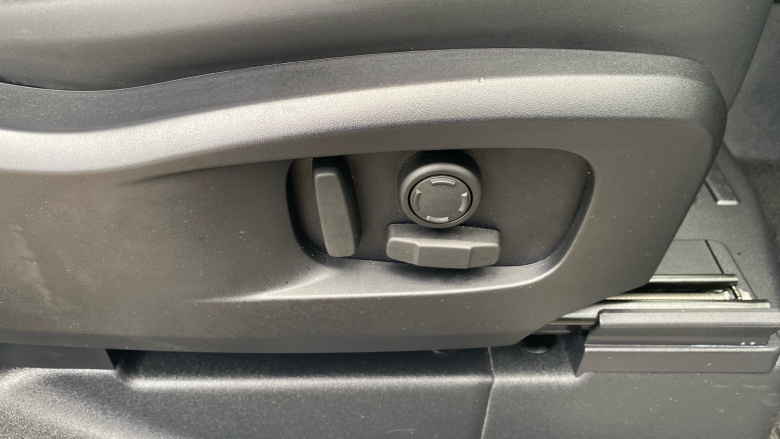 Land Rover Defender 3.0 D250 X-Dynamic SE 90 3dr Auto Diesel Estate